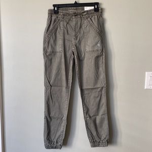 NWT American Eagle Army Green Jegging Jogger Stretch - Size 10